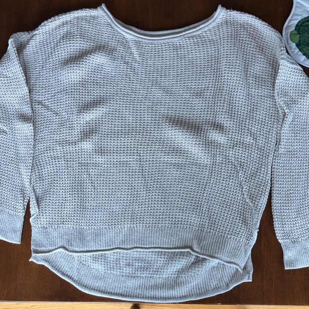 Hollister Women's Cream Crew Neck Sweater